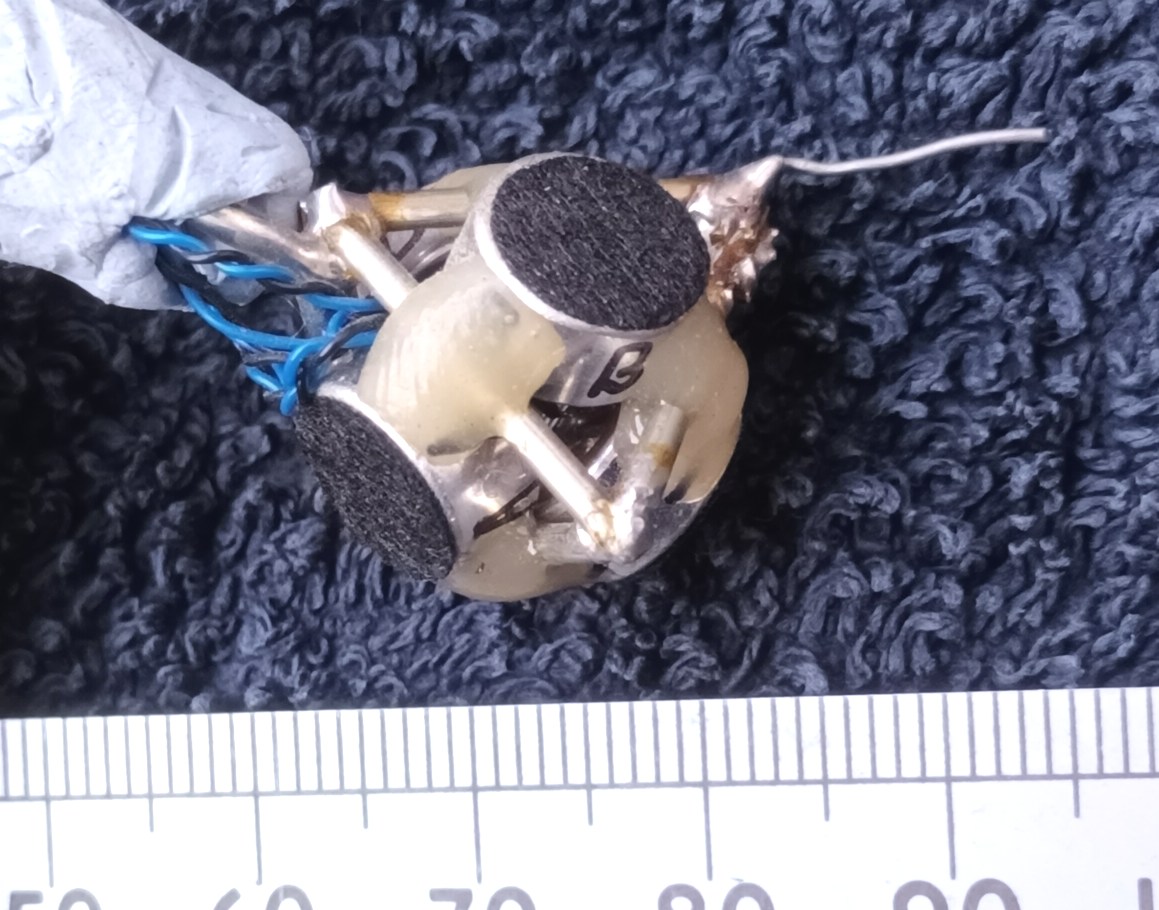 click to enlarge Close-up of home-brew tetrahedral
array made with Panasonic 10mm condenser mic elements