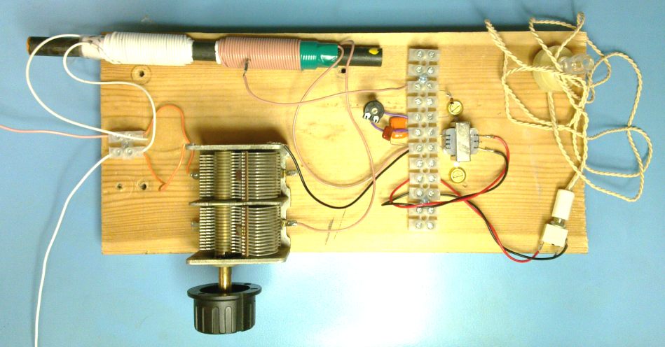 Loud MW Diode Radio V2 From Above