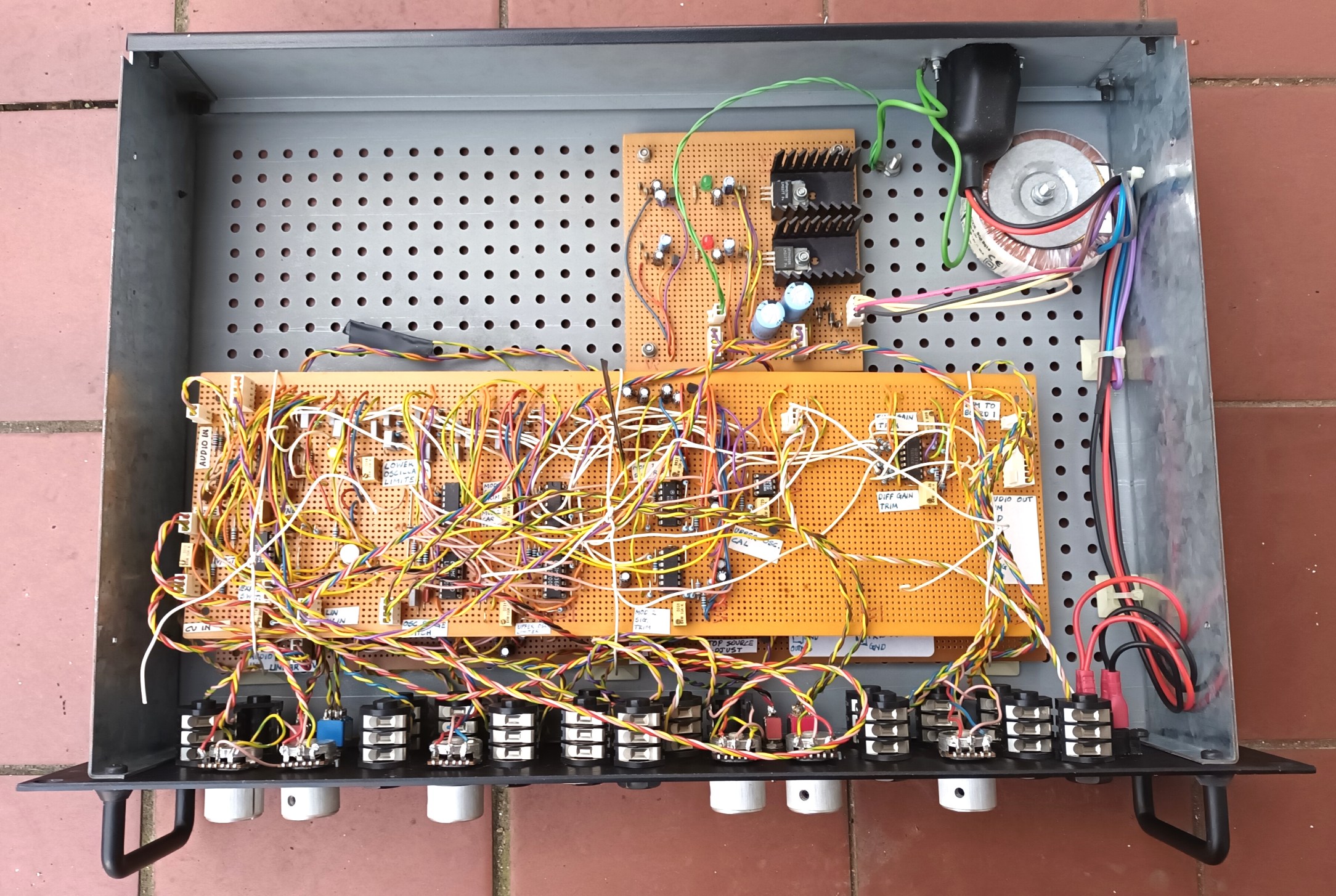 click to enlarge HJW Electronics Frequency
Shifter Insides From The Top