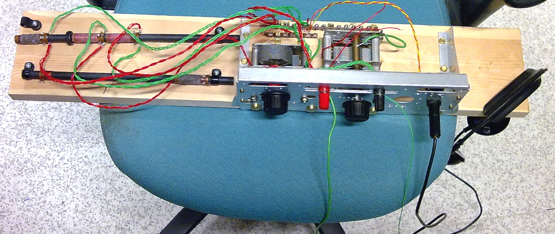 click to enlarge A Loud Crystal Set Radio Using
Ferrite Rod Variable RF Matching