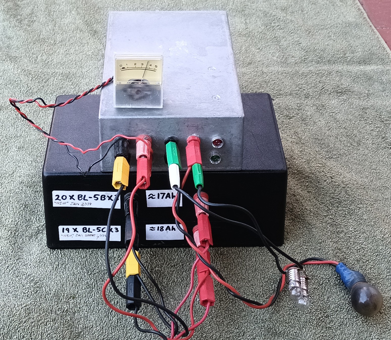 click to enlarge 12V Solar Battery Charger And A
DIY Power Bank
