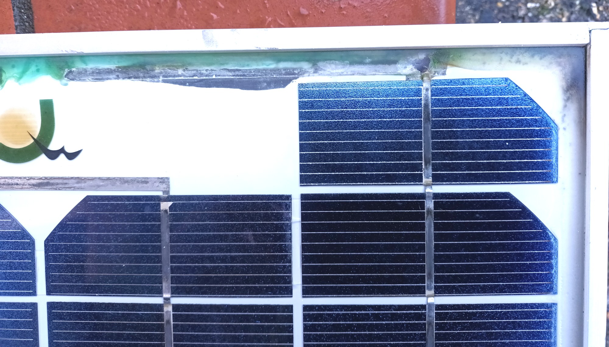 click to enlarge 12 Volt Solar Panel Water
Ingress Failure Point In Connection Strips