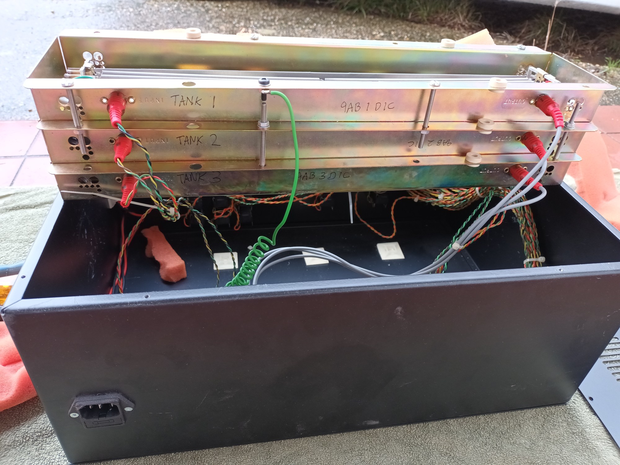 click to enlarge Rea Panel Of Triple Tank
Different Decay Time Spring Reverb Unit